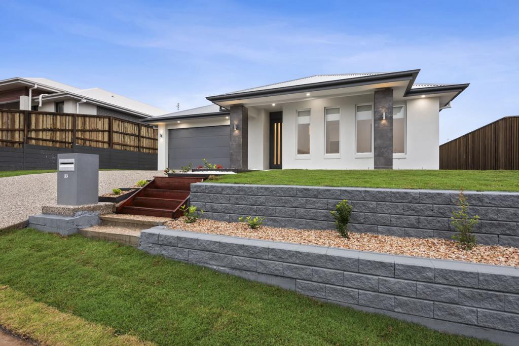 33 Kynoch Cres, Mount Kynoch, QLD 4350