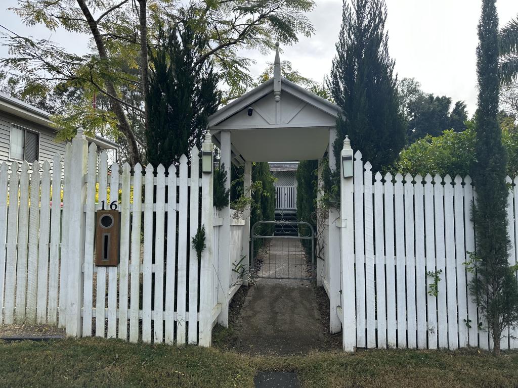 16 KING ST, DINMORE, QLD 4303