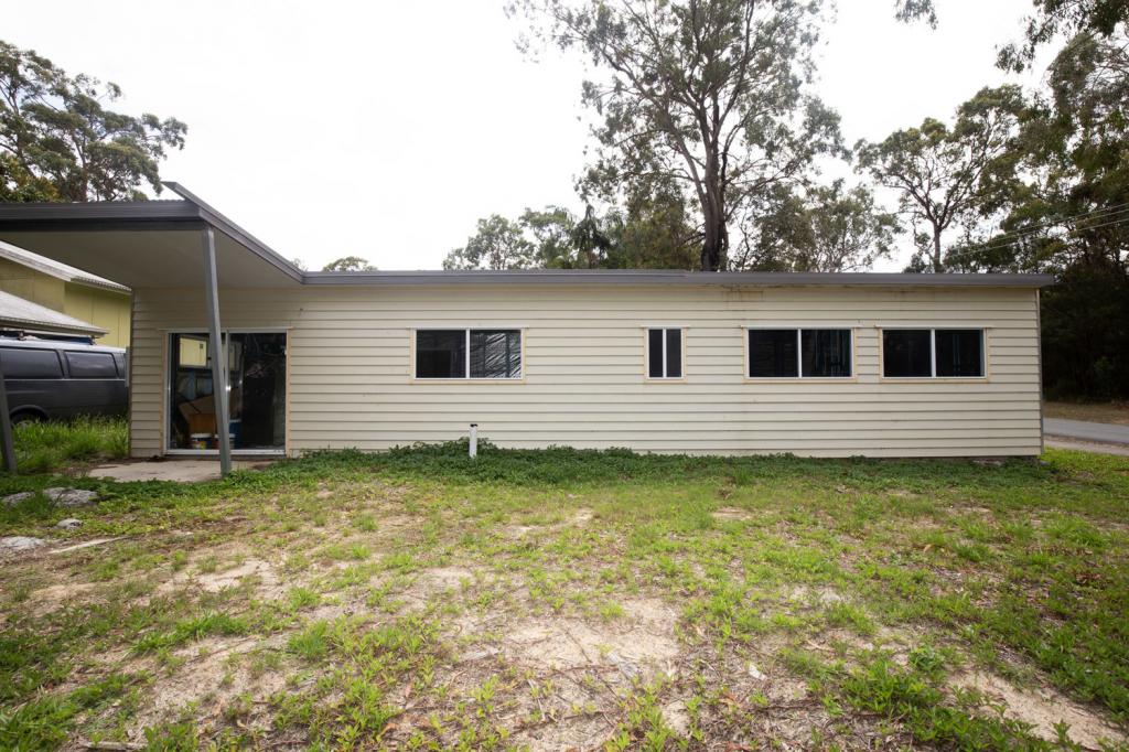 1 Parakeet St, Macleay Island, QLD 4184