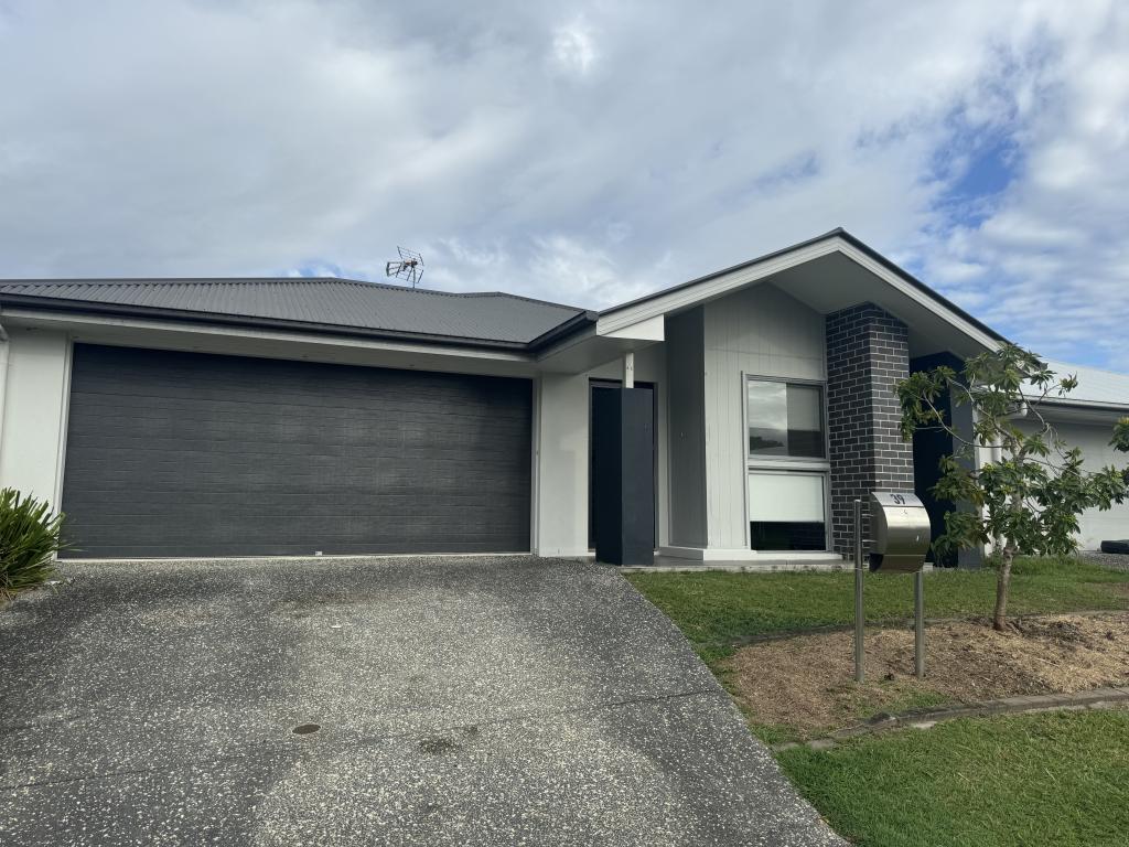 39 O'Reilly Dr, Coomera, QLD 4209