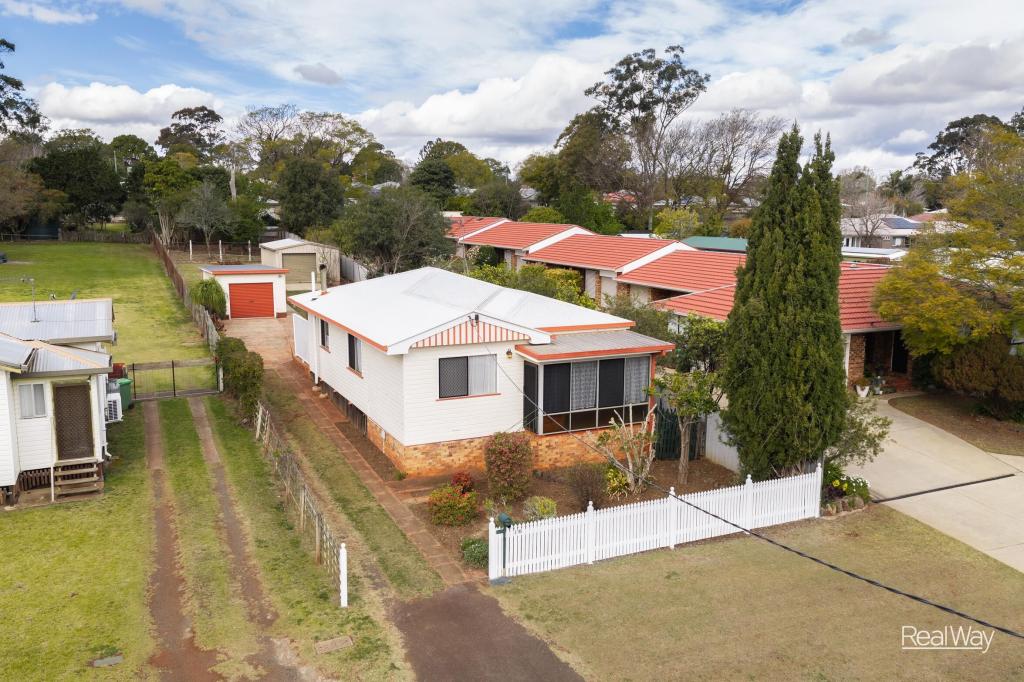 16 Mcintyre St, Centenary Heights, QLD 4350