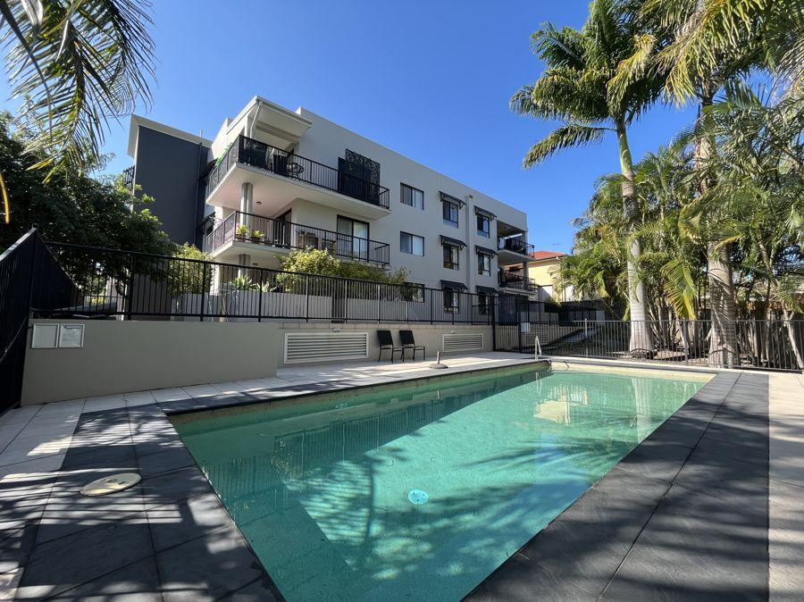 4/15 Lloyd St, Southport, QLD 4215