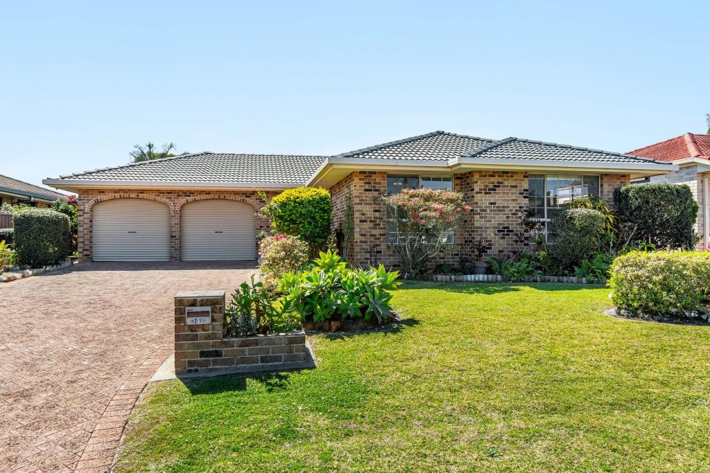 21 Heron Ct, Yamba, NSW 2464