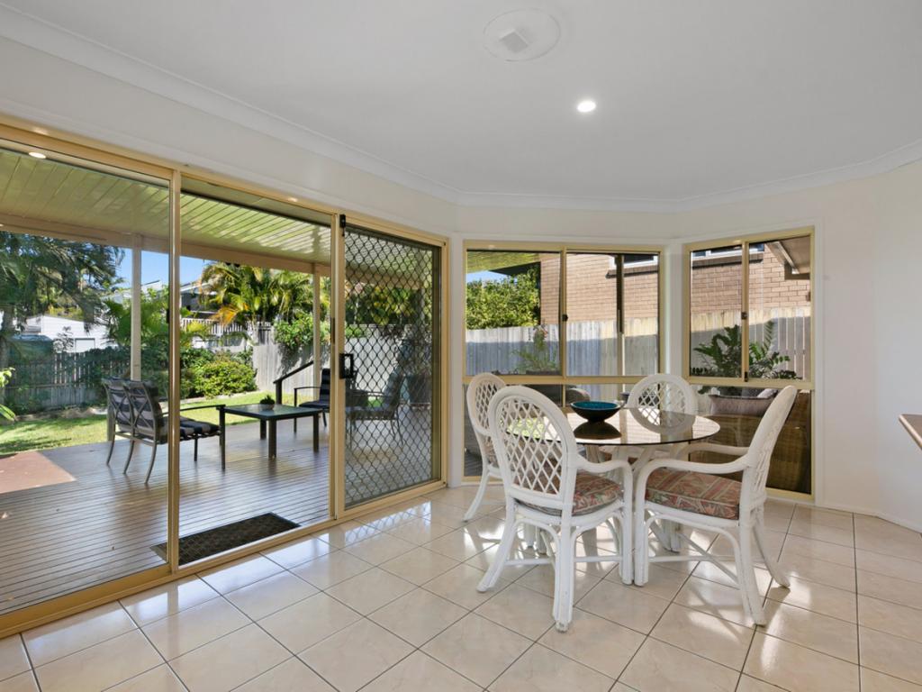 37 ERNEST ST, LABRADOR, QLD 4215