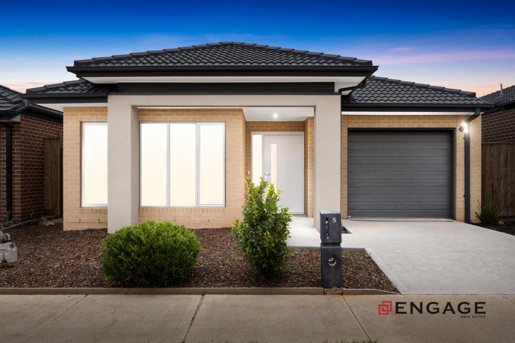15 LYRIC DR, MAMBOURIN, VIC 3024