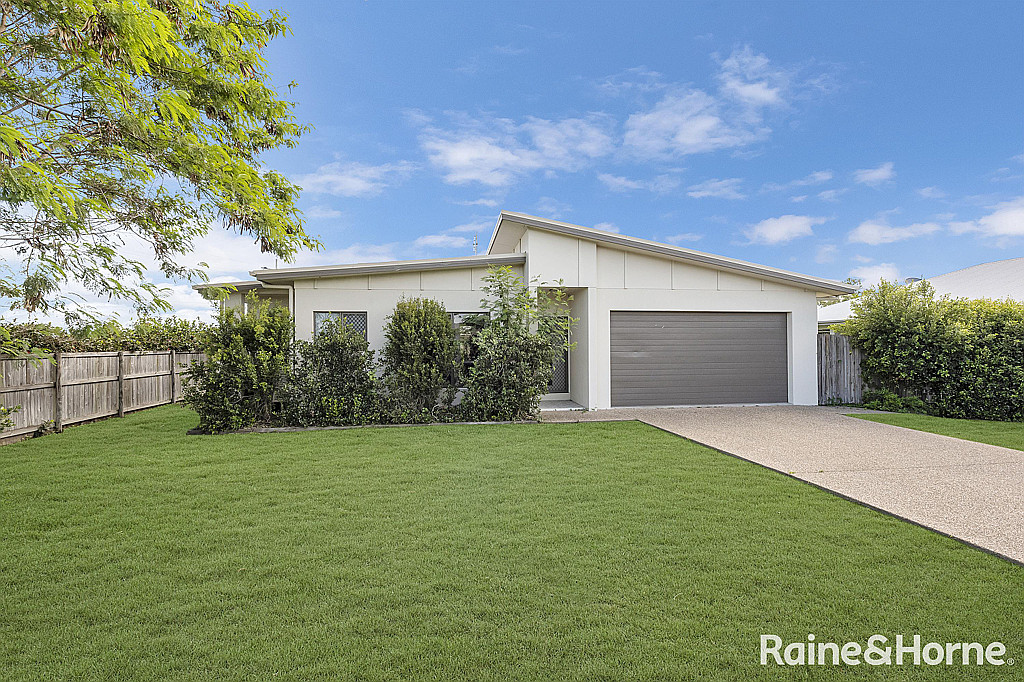 1/2 Vai Ave, Condon, QLD 4815