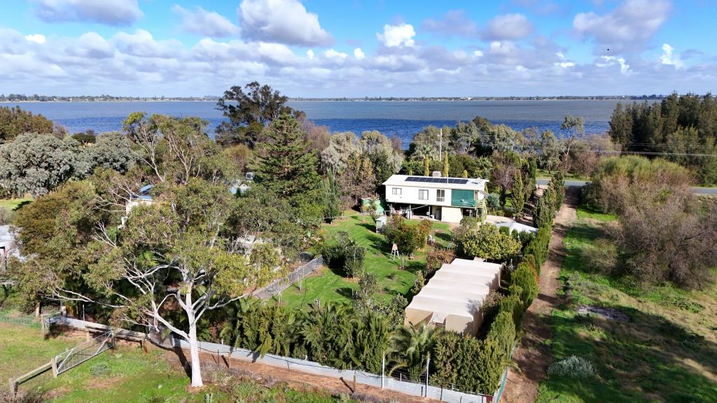 497 Lakeside Dr, Lake Boga, VIC 3584