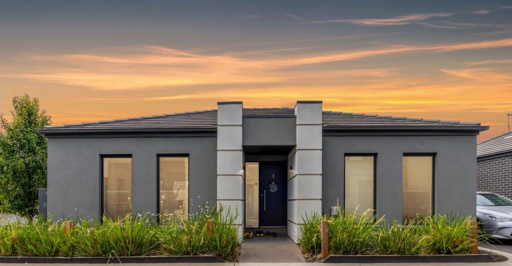 3/47 Waterhaven Bvd, Point Cook, VIC 3030