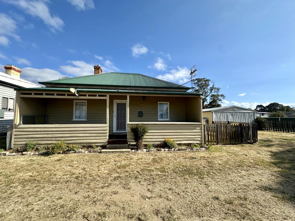 2 EDEN ST, CATHCART, NSW 2632