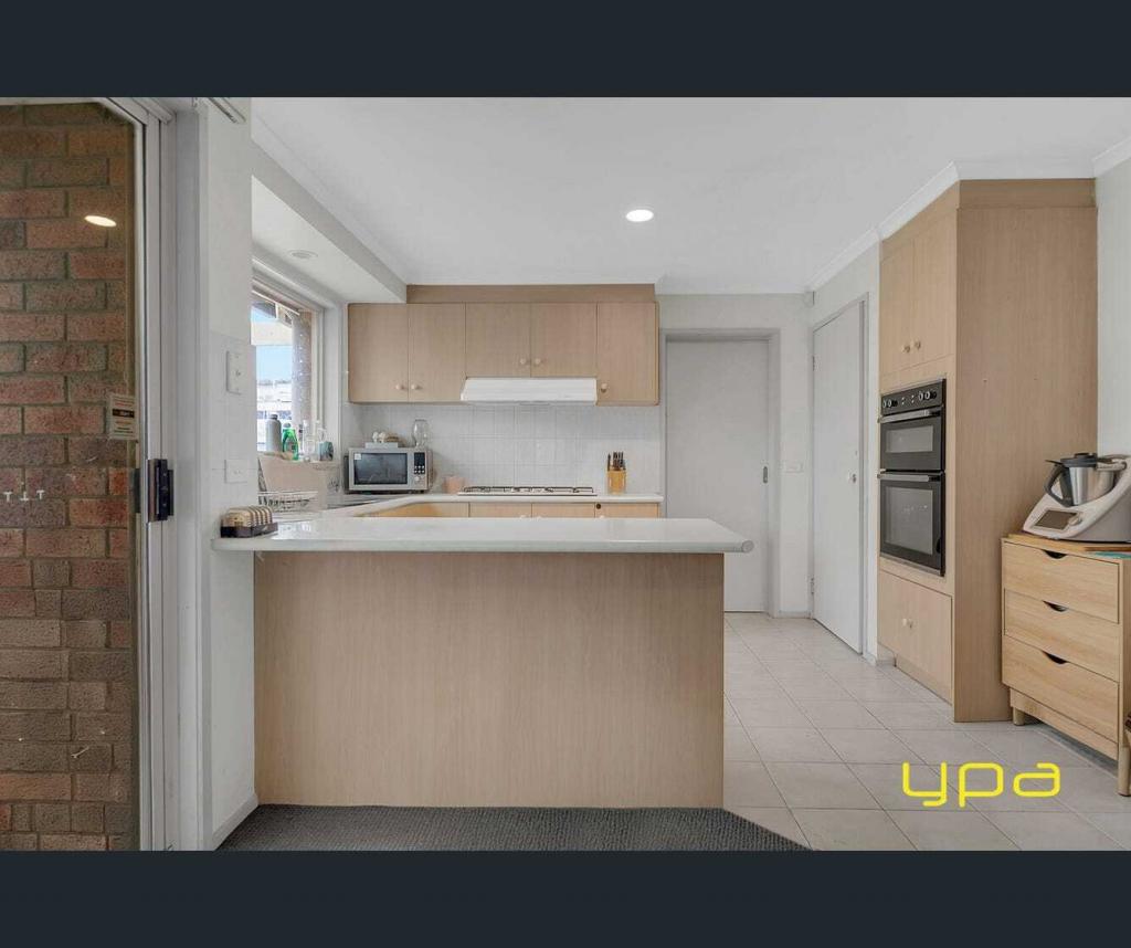 8 Cardiff Ct, Craigieburn, VIC 3064