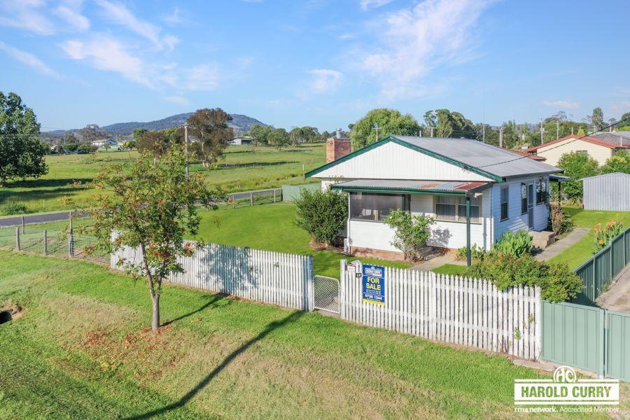 54 Pelham St, Tenterfield, NSW 2372