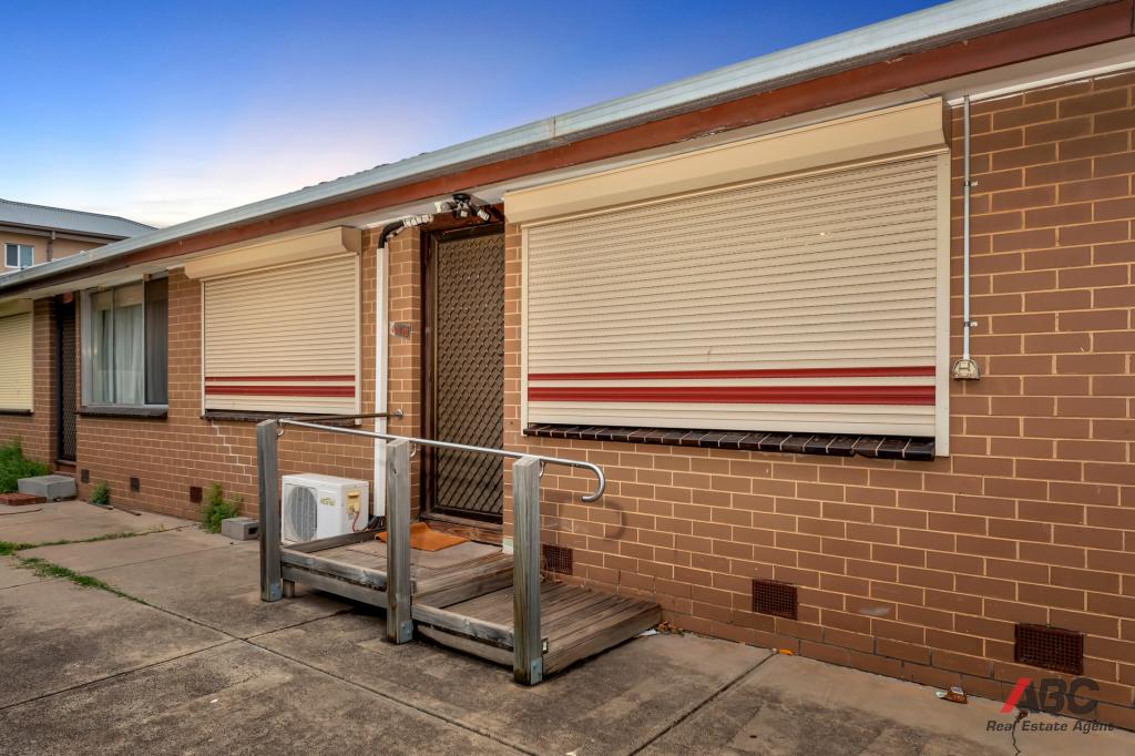 4/112 East Esp, St Albans, VIC 3021