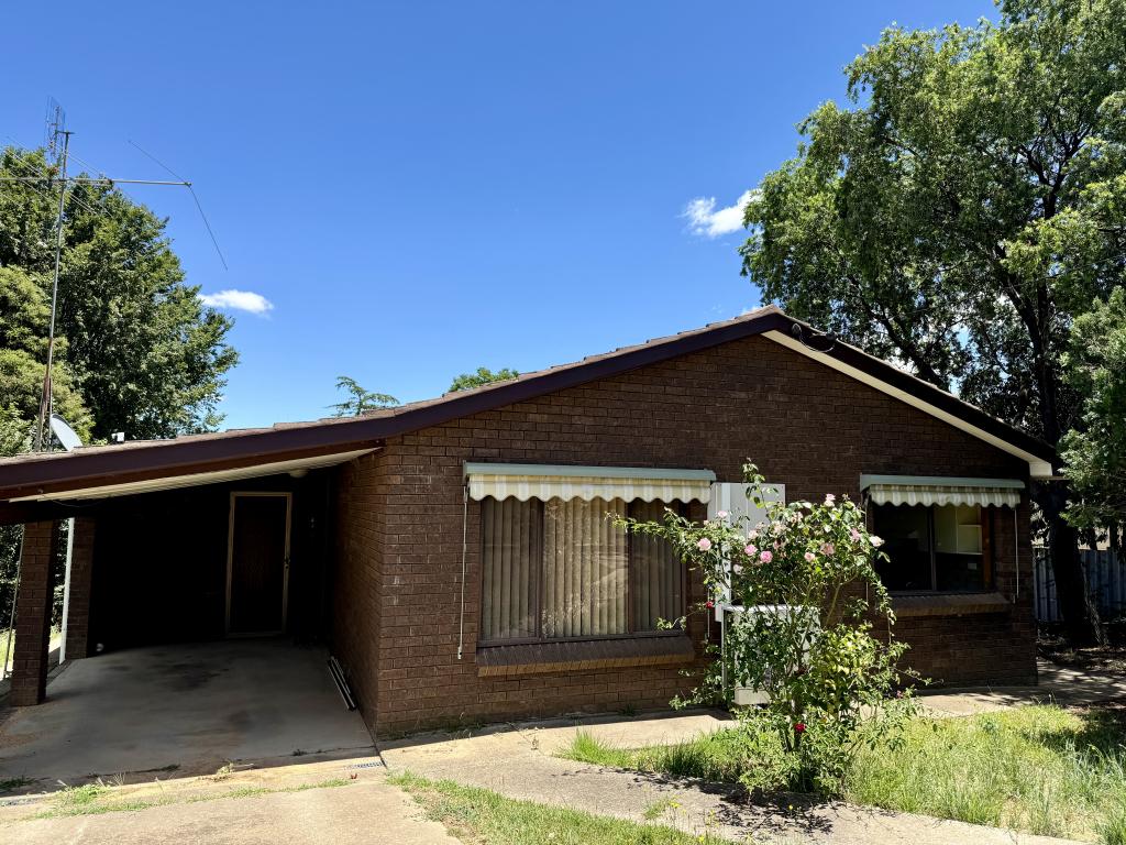 17a Warraderry St, Grenfell, NSW 2810