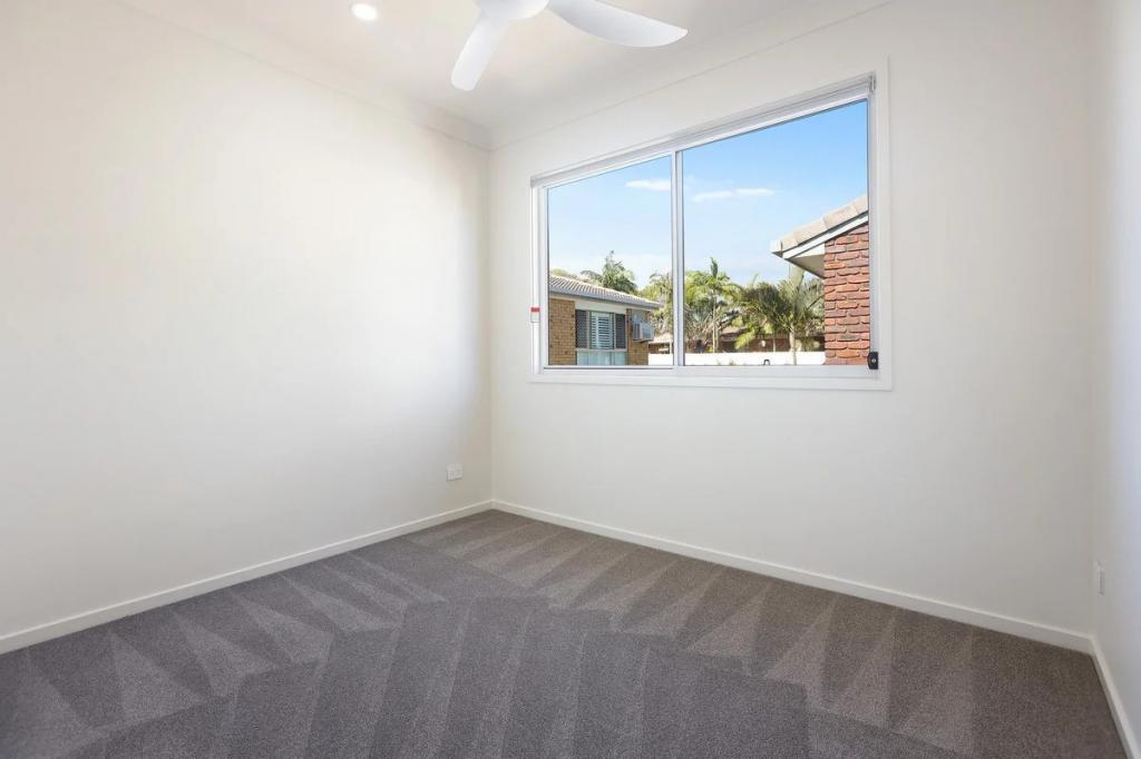 2/6 Messines Cres, Miami, QLD 4220
