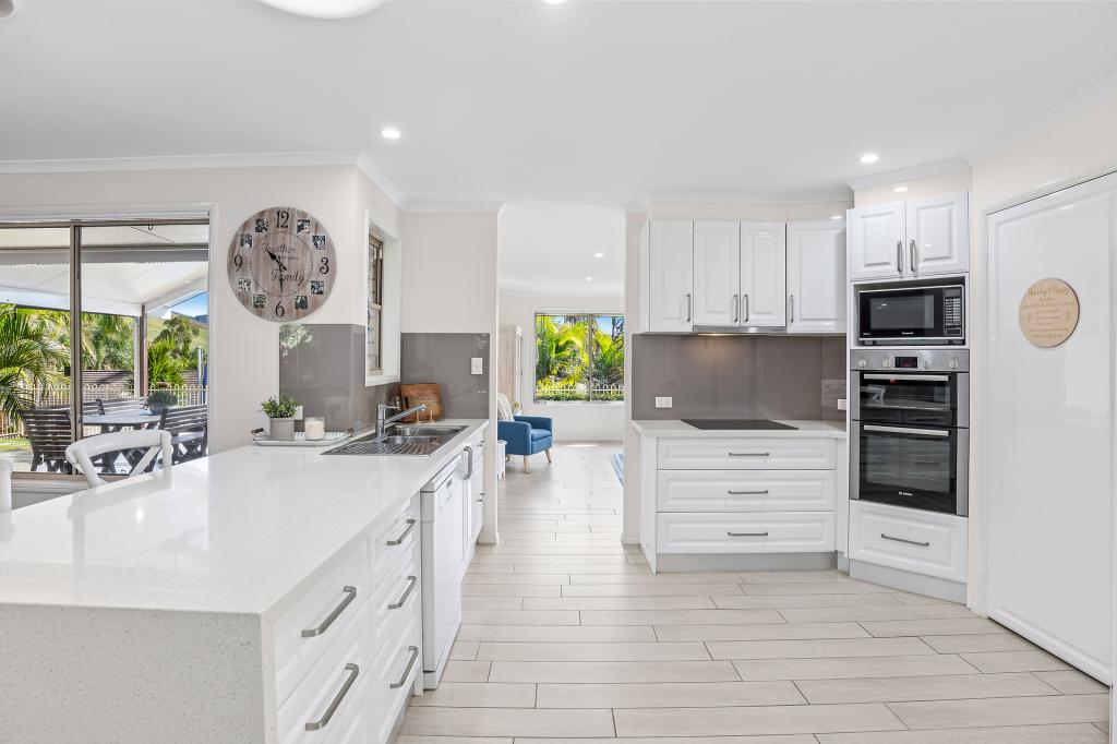 8 Sea Breeze Pl, Boambee East, NSW 2452