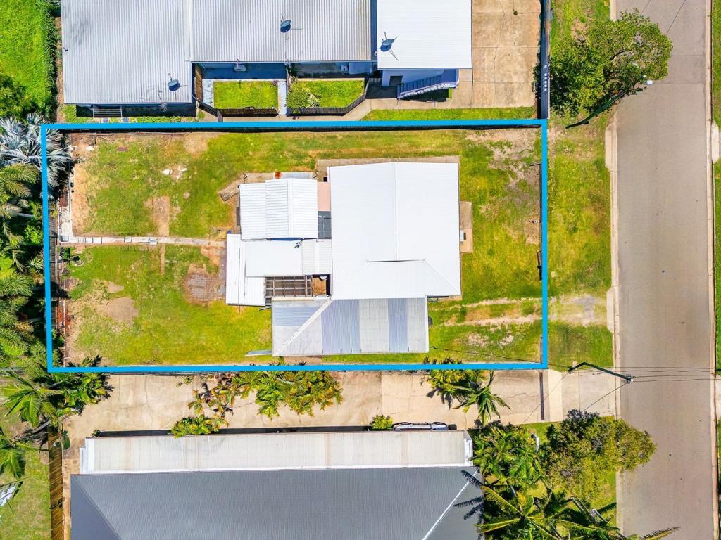 18 Carmody St, Hermit Park, QLD 4812