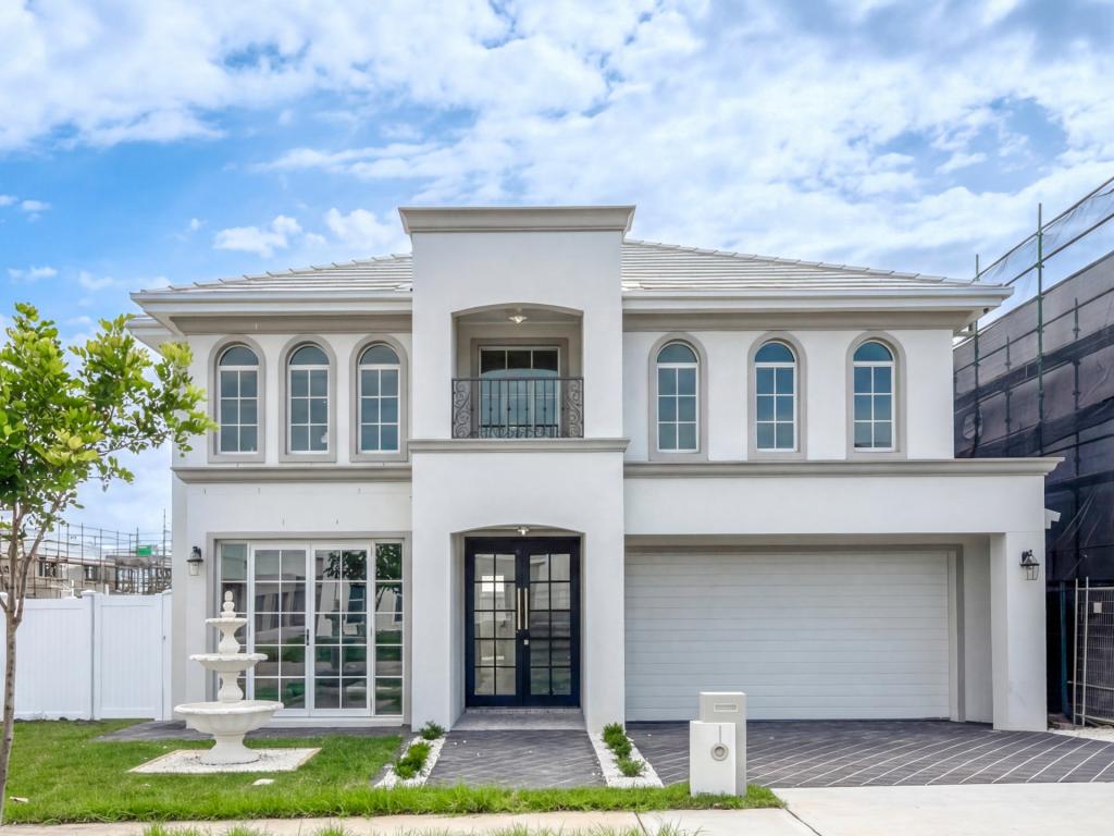 1 SUNSHINE ST, ORAN PARK, NSW 2570
