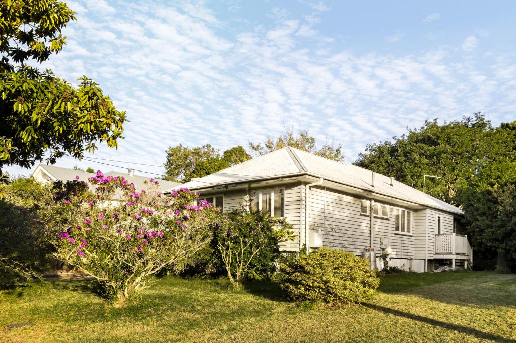 77 Eleventh Ave, Kedron, QLD 4031