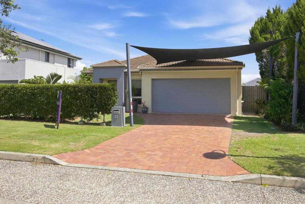 37 Costa Del Sol Ave, Coombabah, QLD 4216