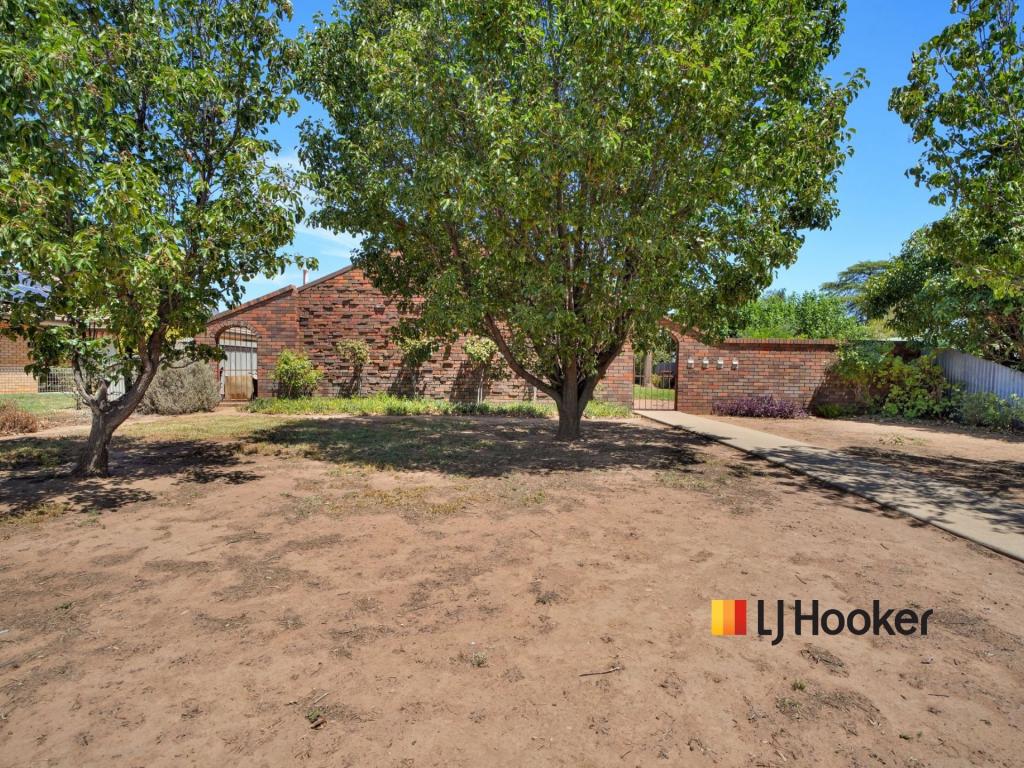 UNIT 1-4/18 ALGALAH ST, NARROMINE, NSW 2821