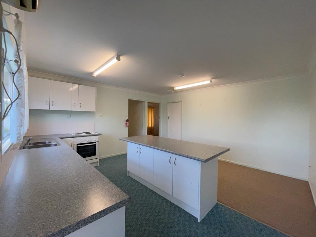 1/22 WEY ST, BLACKWATER, QLD 4717