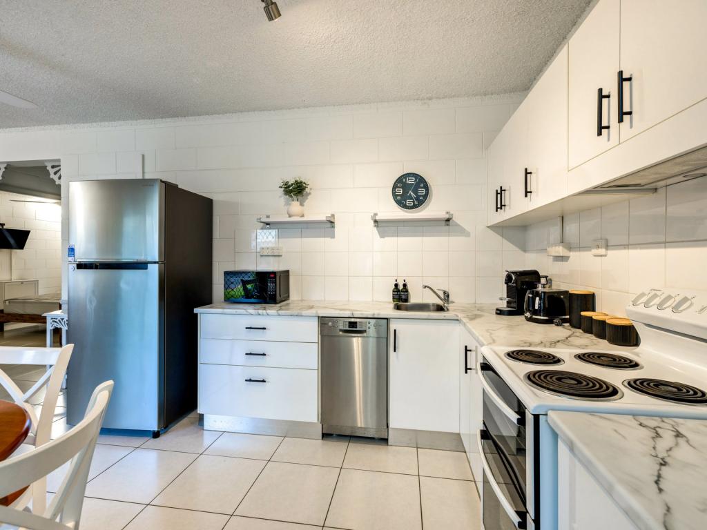 1/281 Lake St, Cairns North, QLD 4870