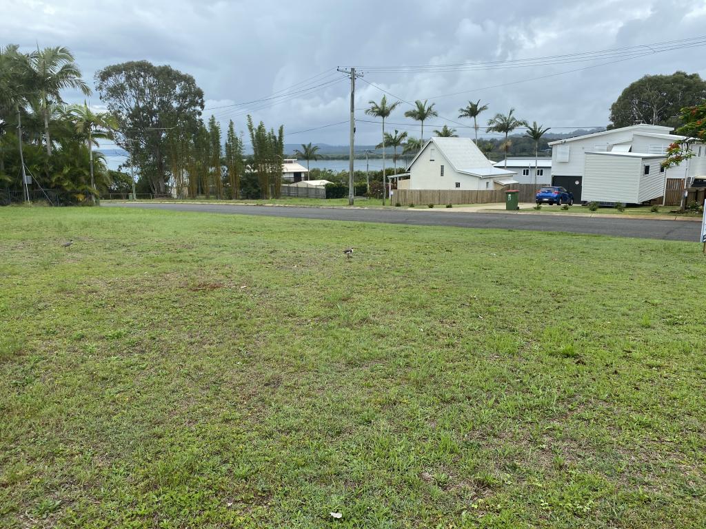 34 Kamar St, Russell Island, QLD 4184