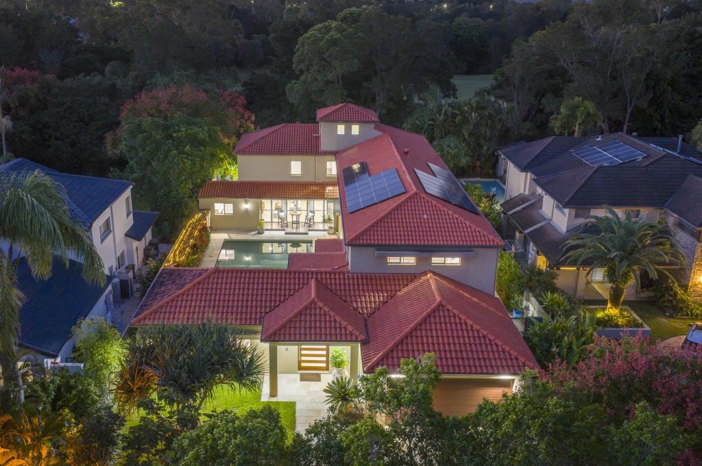 8215 Magnolia Dr, Hope Island, QLD 4212