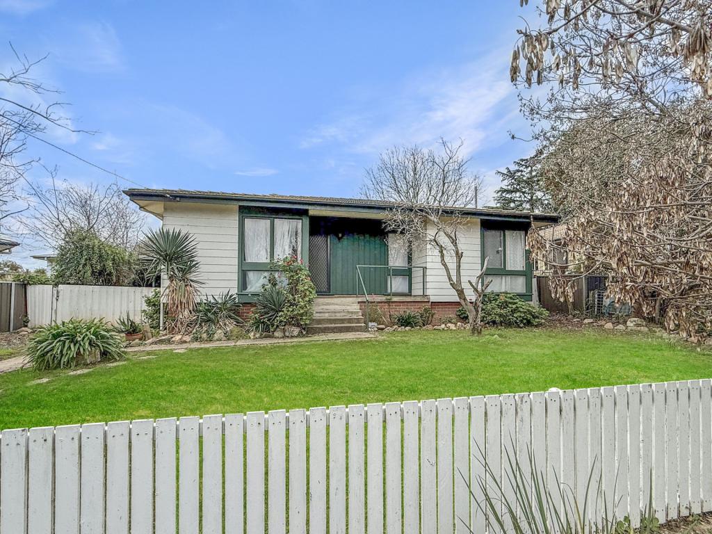 9 Crowther St, Young, NSW 2594