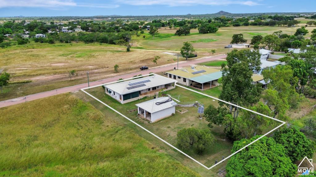 2 Lister St, Mosman Park, QLD 4820