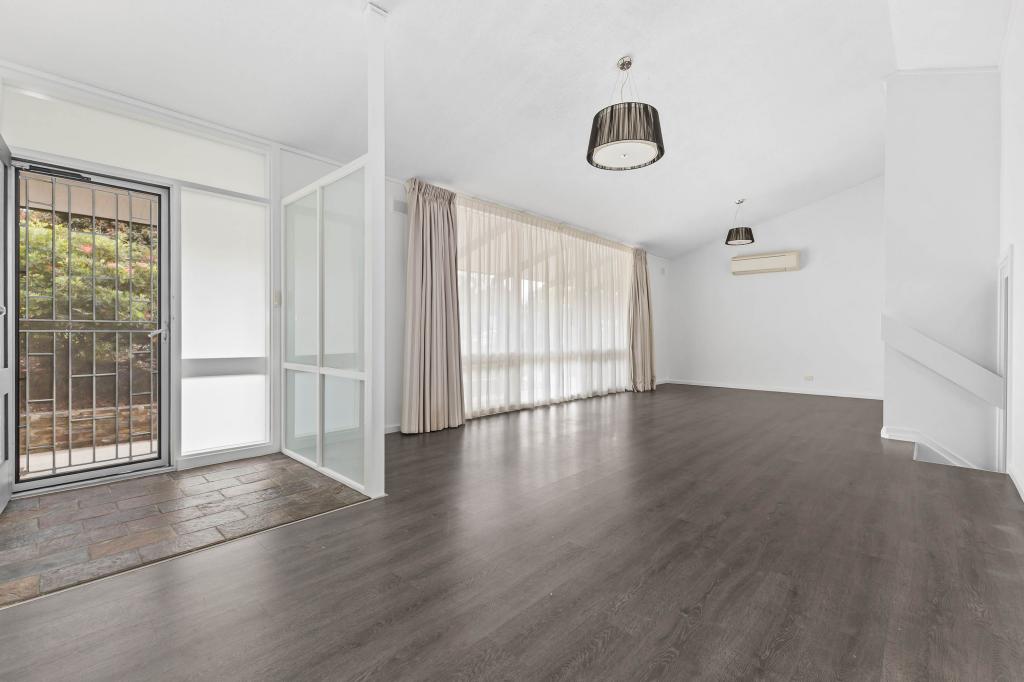 11 Chapel Rd, Para Vista, SA 5093