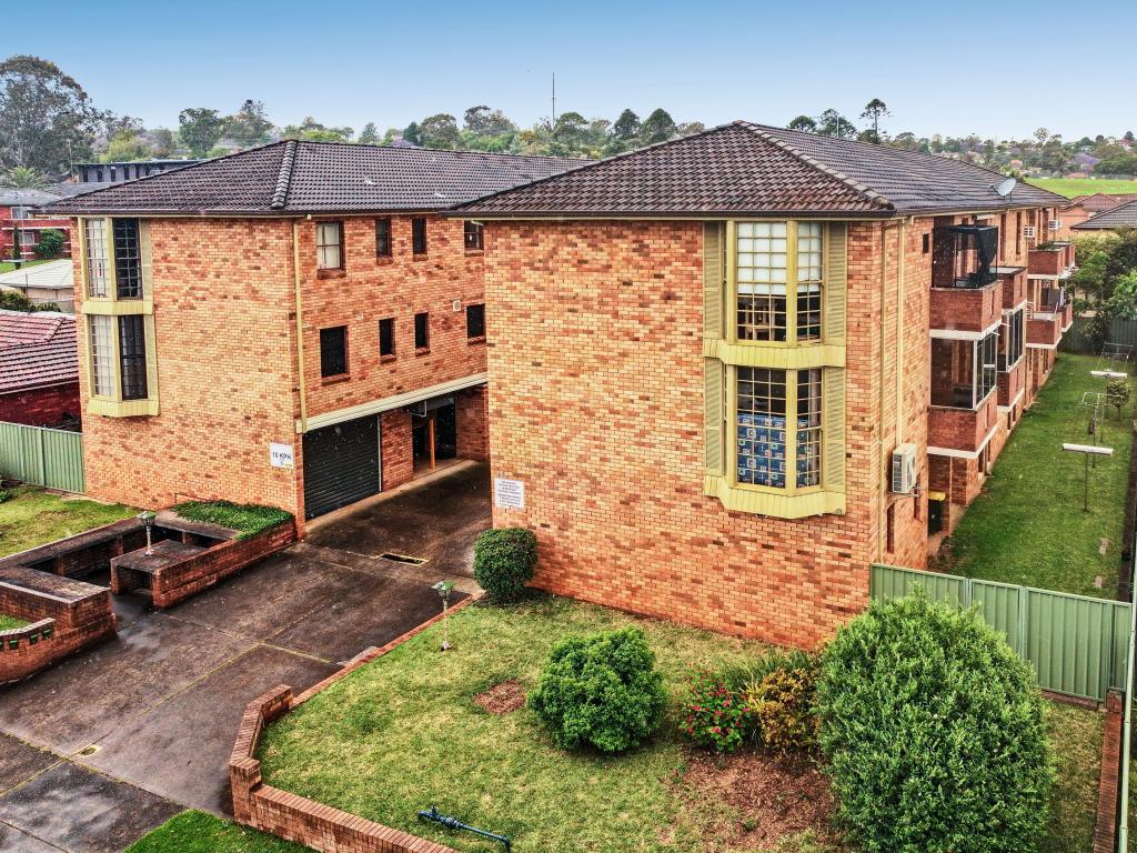10/192-194 Lindesay St, Campbelltown, NSW 2560