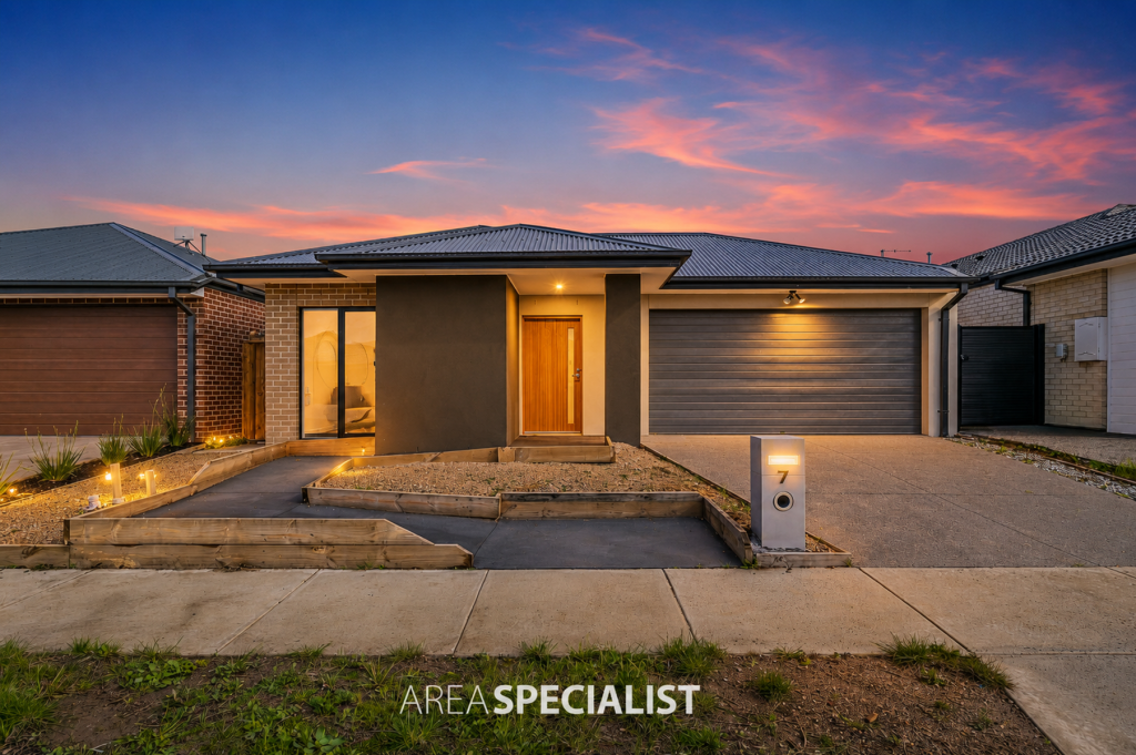 7 Thredbo Cres, Clyde, VIC 3978