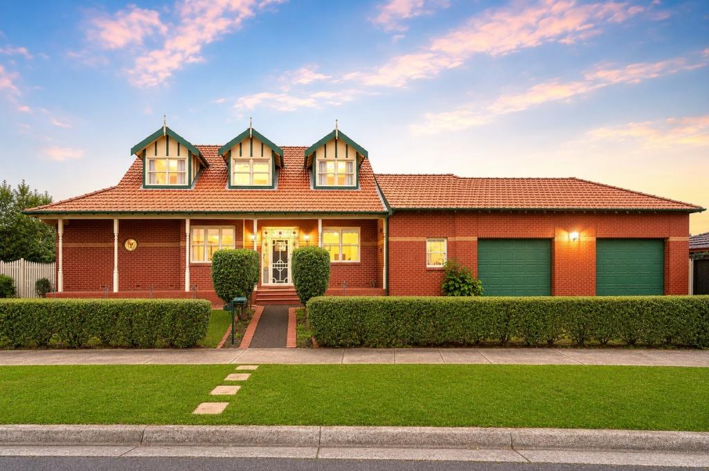 15 Haddington Cres, Greenvale, VIC 3059