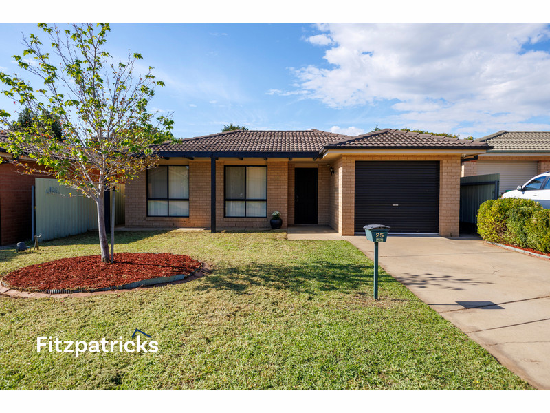 25 Girraween Mews, Glenfield Park, NSW 2650