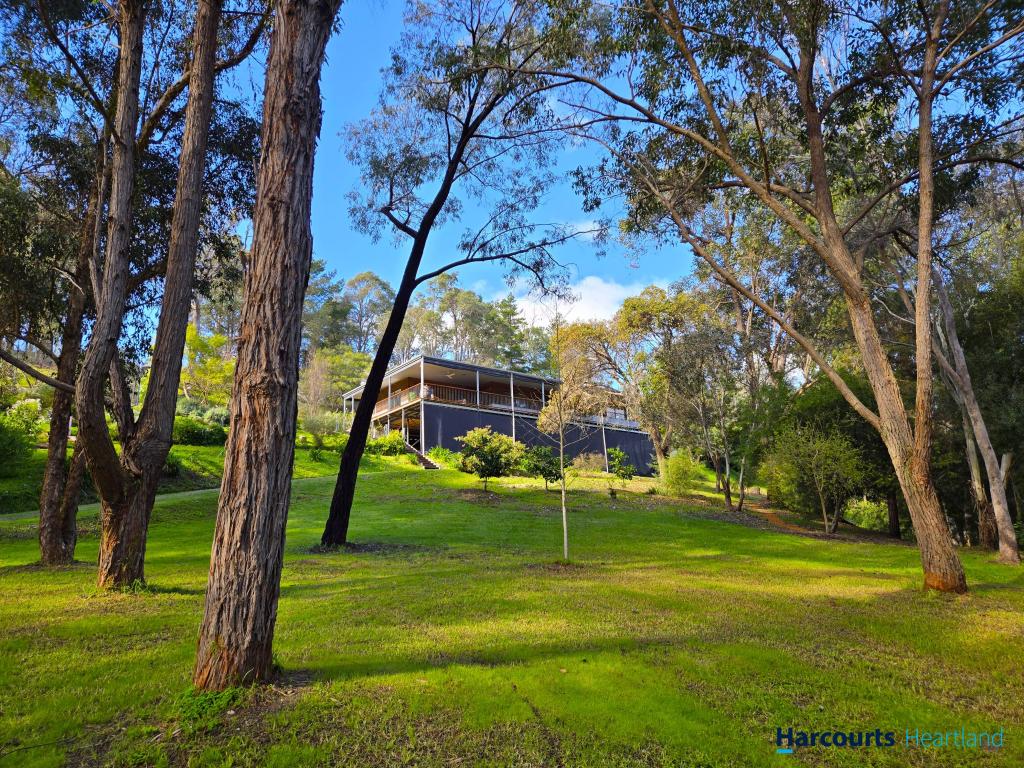 8 Dunnet Rd, Nannup, WA 6275