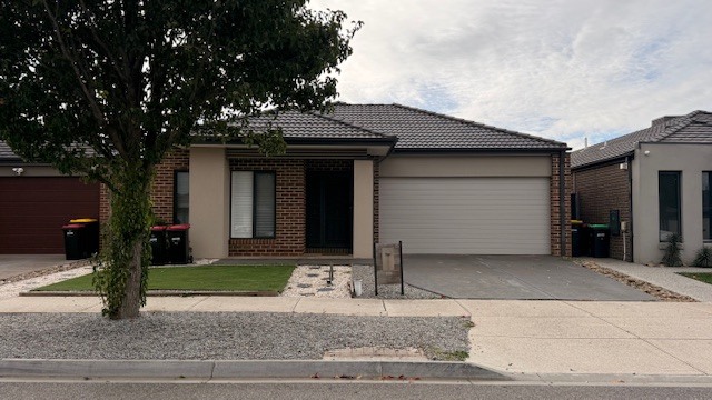15 RUTHERFORD AVE, FRASER RISE, VIC 3336