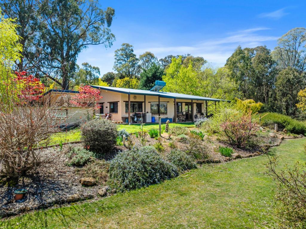 64 Bromfield Dr, Tolmie, VIC 3723