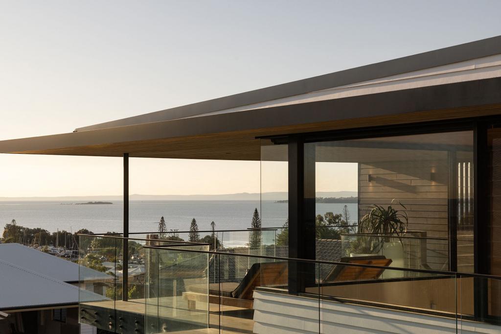98 Oceana Tce, Manly, QLD 4179