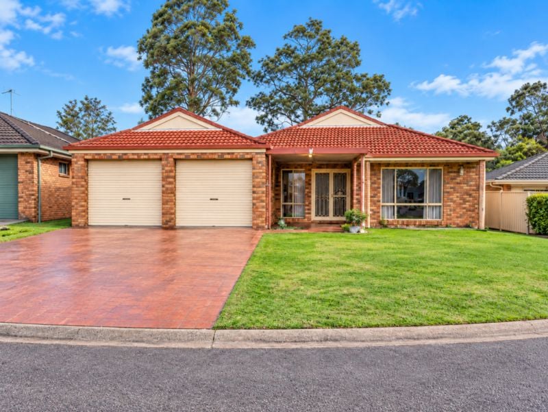 12 Lycett Cl, Metford, NSW 2323