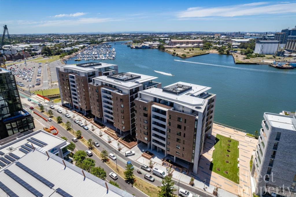 403/45 Honeysuckle Dr, Newcastle, NSW 2300