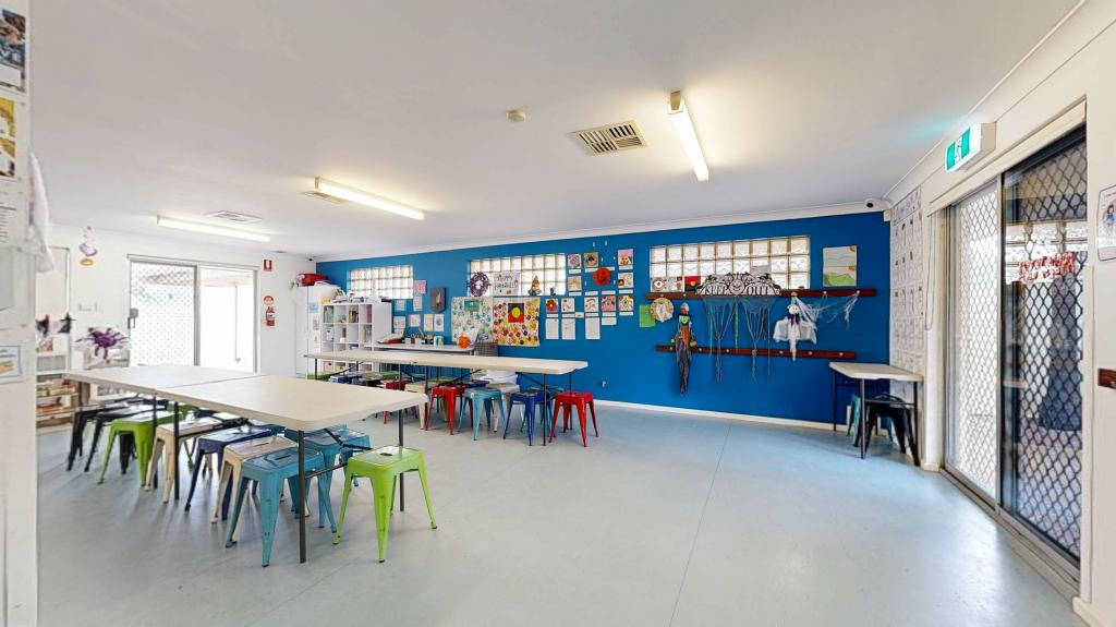 24 MOIRA AVE, FORRESTFIELD, WA 6058