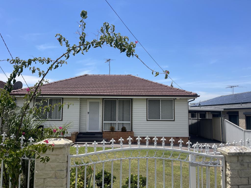 31 Kendee St, Sadleir, NSW 2168