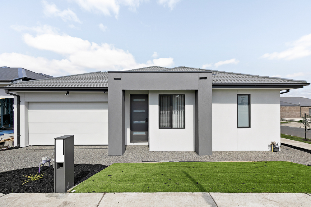 2 BRUT PL, WOLLERT, VIC 3750