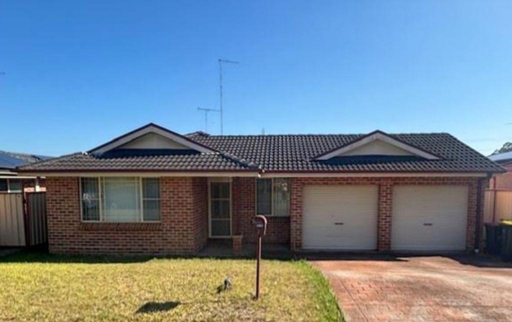 2/8 Thornbill Cres, Glenmore Park, NSW 2745