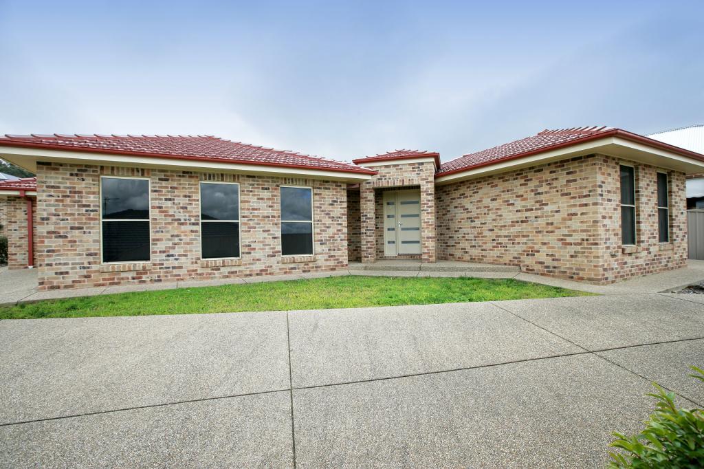 2/81 Atherton Cres, Tatton, NSW 2650