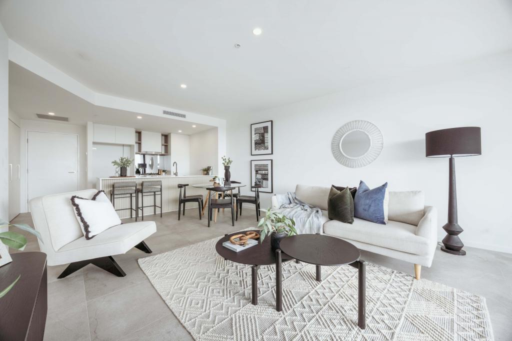 2403/8 ATHENA BVD, HOPE ISLAND, QLD 4212