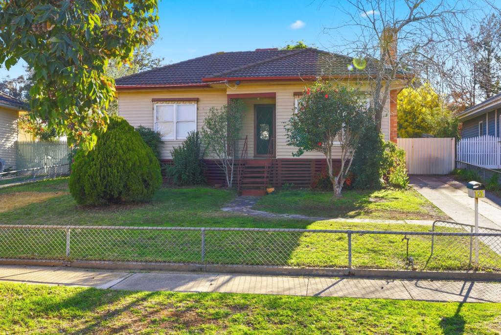 13 Queens Cres, Bacchus Marsh, VIC 3340