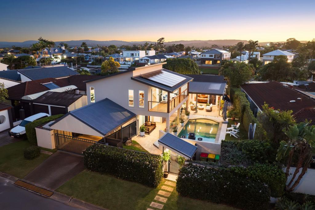 15 Ayrshire Ave, Benowa, QLD 4217