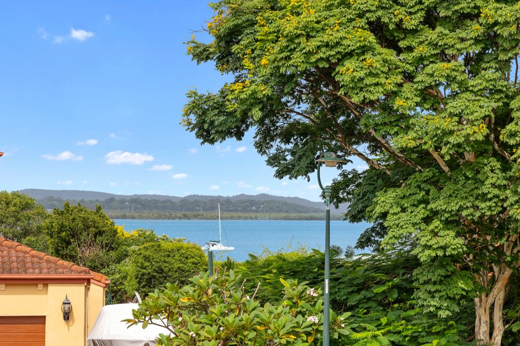 6 The Rampart, Redland Bay, QLD 4165